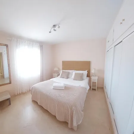 아파트 Luxurious 2 Bedroom 2 Bathroom Near