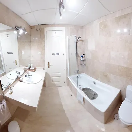 아파트 Luxurious 2 Bedroom 2 Bathroom Near 말라가